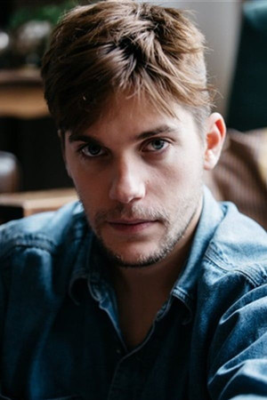 Photo of Emilien Vekemans from the Latest Netflix gallery