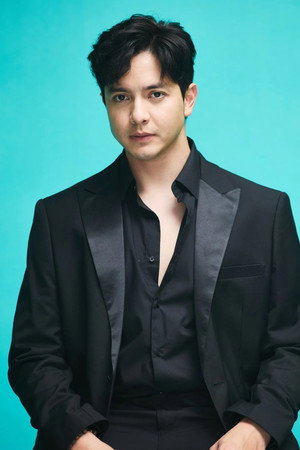 Photo of Alden Richards from the Latest Netflix gallery