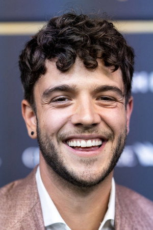 Photo of Luca Hänni from the Latest Netflix gallery