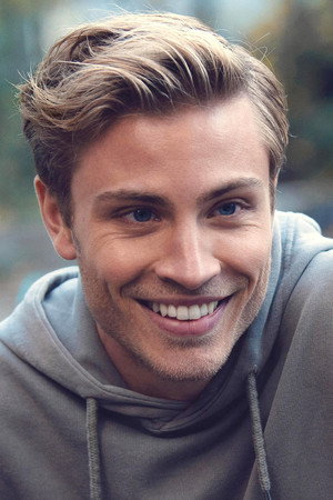 Jannik Schümann photo