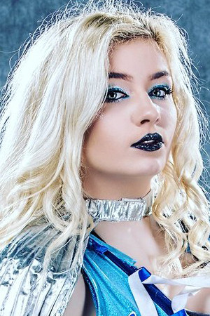 Photo of Sierra Loxton from the Latest Netflix gallery