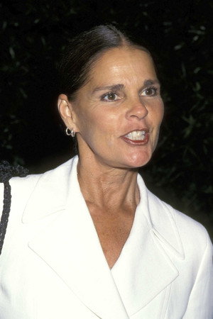 Ali MacGraw photo