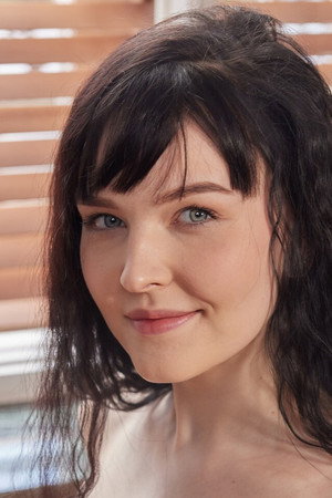 Photo of Amelia Riven from the Latest Netflix gallery