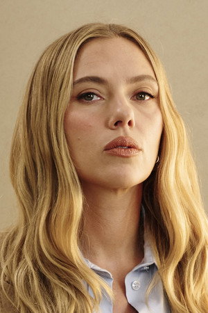 Photo of Scarlett Johansson from the Latest Netflix gallery