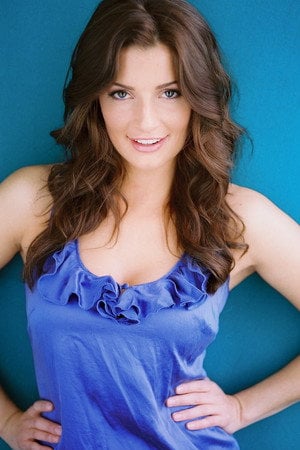 Photo of Jessica Phillips from the Latest Netflix gallery