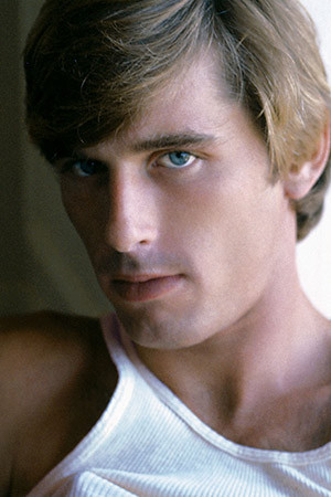 Photo of Lee Ryder from the Latest Netflix gallery