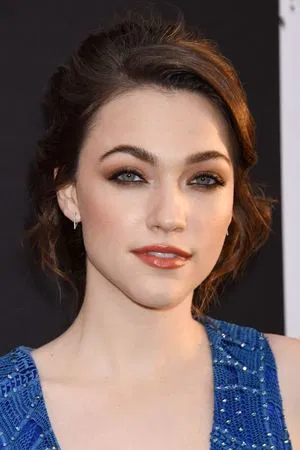 Photo of Violett Beane from the Latest Netflix gallery