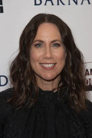 Photo of Miriam Shor from the Latest Netflix gallery