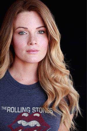 Photo of Shannon Lorance from the Latest Netflix gallery