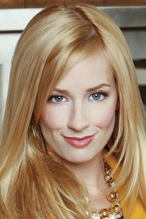 Beth Behrs photo