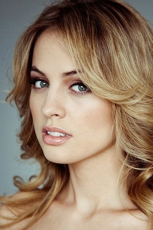 Yanina Studilina photo