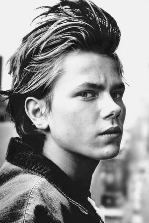 River Phoenix photo