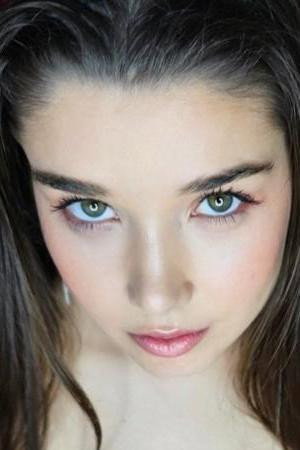 Photo of Chloe Lapiedra from the Latest Netflix gallery
