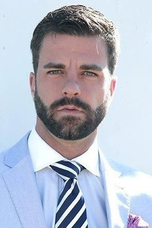 Photo of Hector De Silva from the Latest Netflix gallery