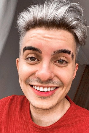 Photo of Cauê Bueno from the Latest Netflix gallery