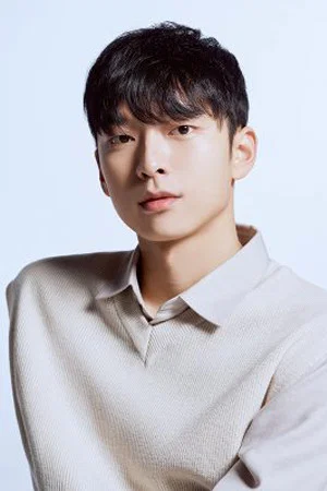 Photo of Kim Dong-won from the Latest Netflix gallery