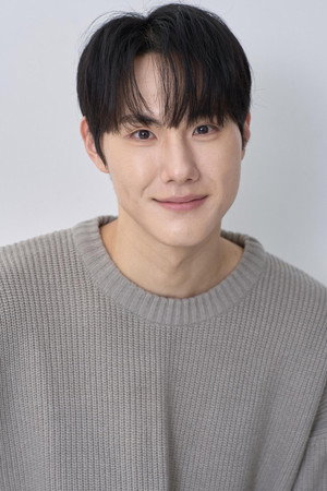 Photo of 이동건 from the Latest Netflix gallery