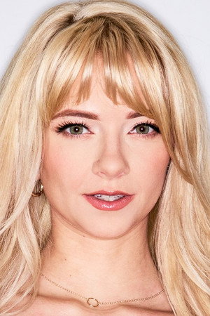 Photo of Riley Star from the Latest Netflix gallery