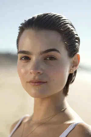 Brianna Hildebrand photo