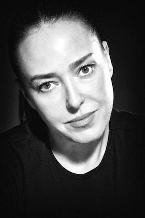 Photo of Yaprak Özdemiroğlu from the Latest Netflix gallery