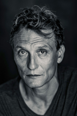 Oliver Masucci photo