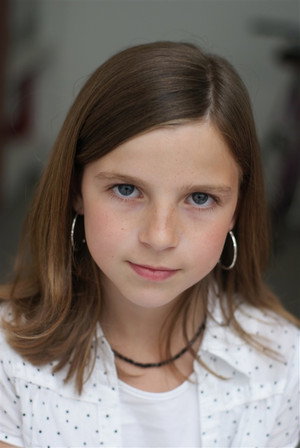 Photo of Esther Valding from the Latest Netflix gallery