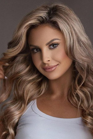Photo of Danielle Glanville from the Latest Netflix gallery