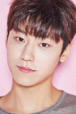 Lee Do-hyun photo