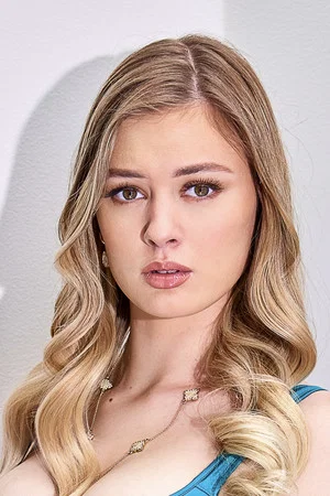 Photo of Amber Moore from the Latest Netflix gallery