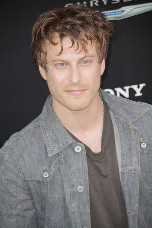 Noah Segan photo