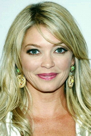 Amanda Detmer photo