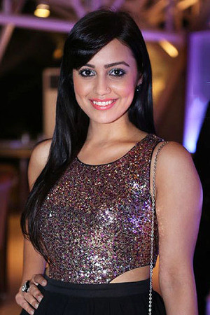 Esha Kansara photo