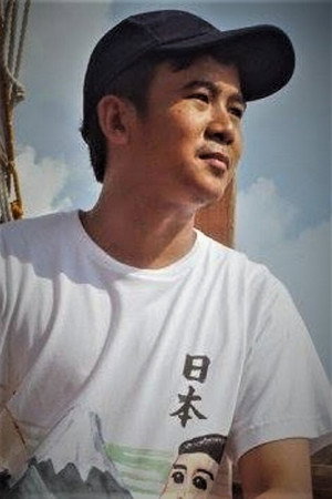 Photo of Glenn Barit from the Latest Netflix gallery