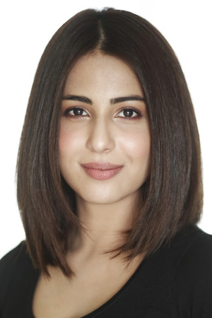 Ushna Shah photo