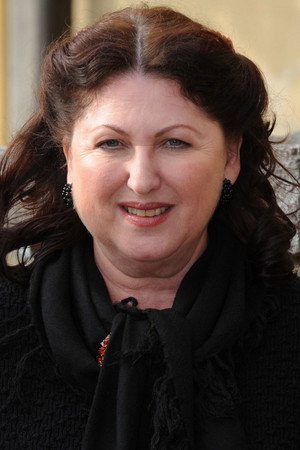 Photo of Cleo Kretschmer from the Latest Netflix gallery
