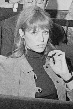 Nathalie Delon photo