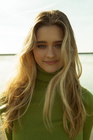 Lizzy Greene photo