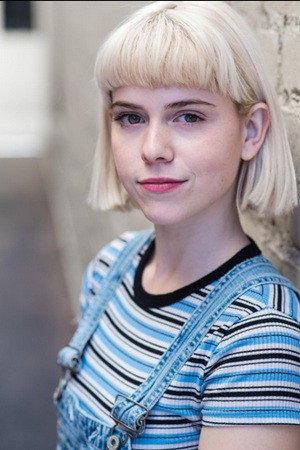 Photo of Kelly Curran from the Latest Netflix gallery