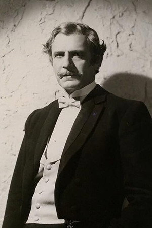 Photo of Alan Edwards from the Latest Netflix gallery