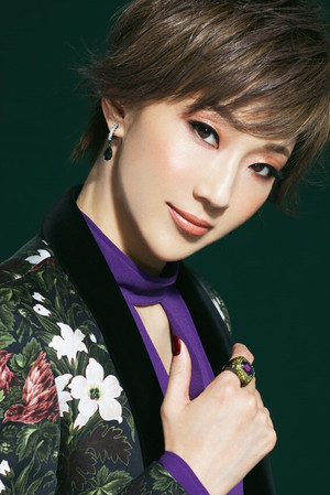 Yuzuru Kurenai photo