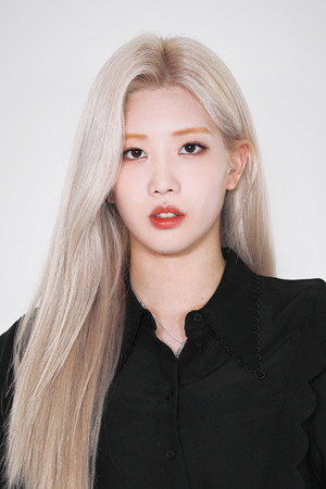 Kim Lip photo