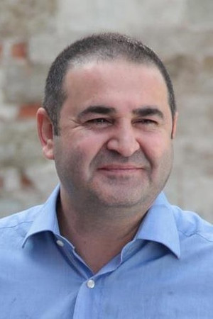 Şafak Sezer photo