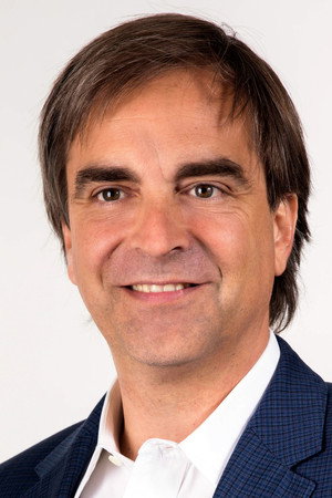 Luciano Cruz-Coke photo