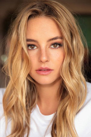 Hassie Harrison photo