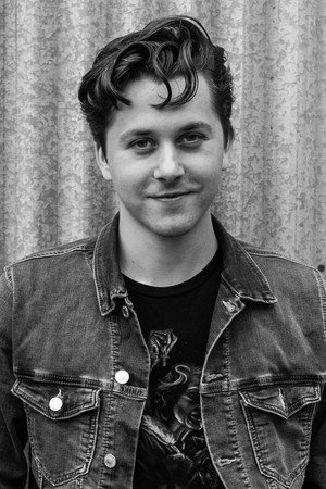 Photo of Charlie Steeds from the Latest Netflix gallery