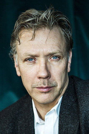Mikael Persbrandt photo