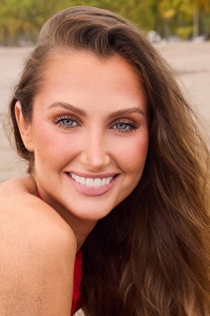 Allyshia Gupta photo