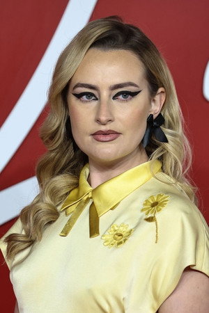 Amelia Dimoldenberg photo