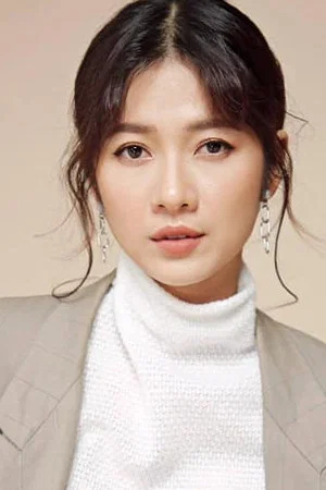 Photo of Oanh Kiều from the Latest Netflix gallery