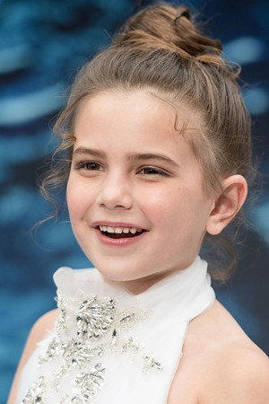 Photo of Lexi Rabe from the Latest Netflix gallery